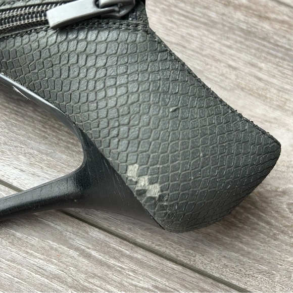 Tahari Bea Snake Embossed Gray Leather Bootie Stiletto Pointed Toe - Picture 16 of 16